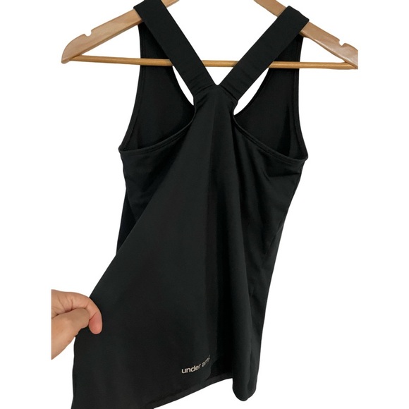 Under Armour workout top with built-in bra - Picture 2 of 3